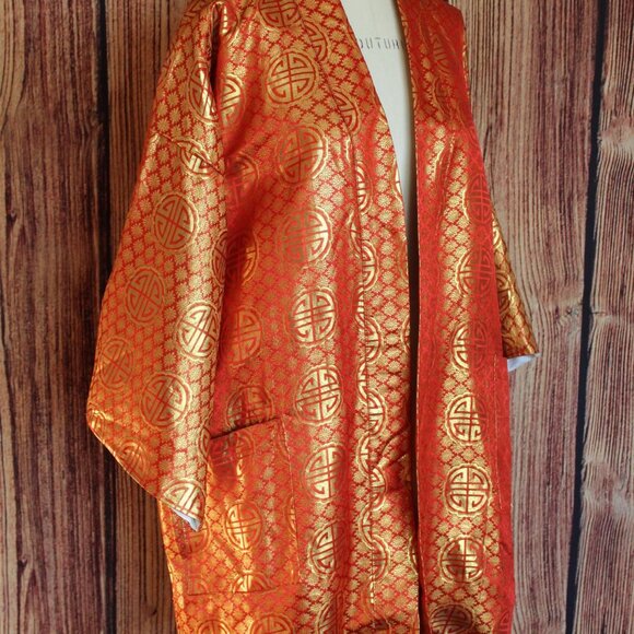 Vintage Man's Kimono, Short Haori in Orange and Gold with Asian Medallion Print, - Picture 4 of 10